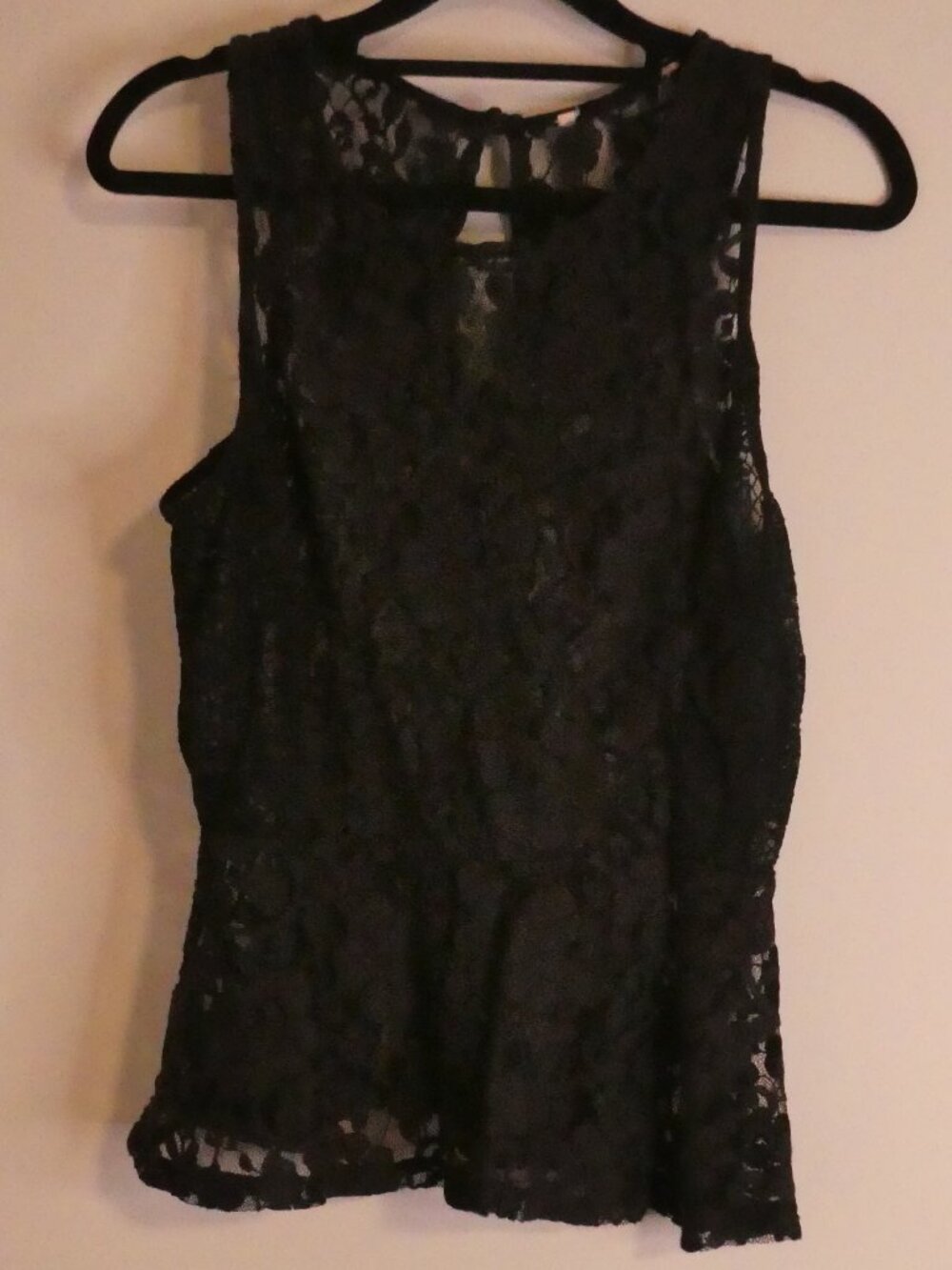 Black Floral Lace Sleeveless Peplum Top Tank Blouse - P2P 16" measured